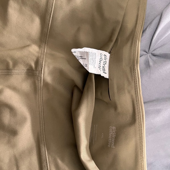 Girlfriend Collective Compressive Leggings in a 4XL. Like new condition. - Picture 2 of 3